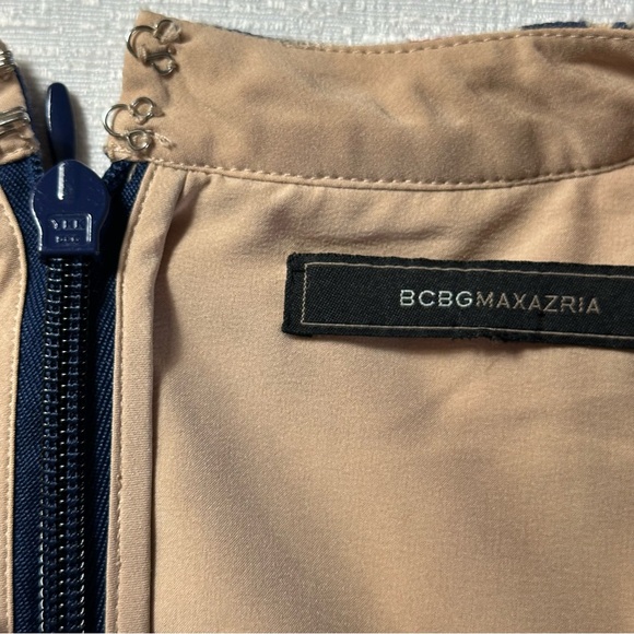 BCBG MaxAzria Cailean Burnout Print Lace Gown - Picture 4 of 16